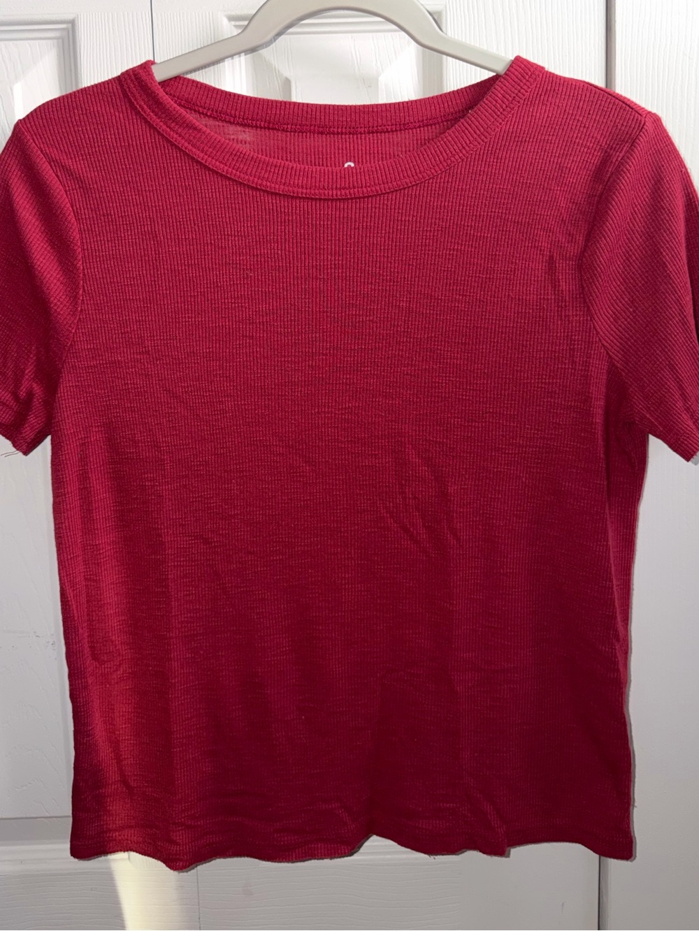 SO Women's Short Sleeve Tee in Deep Red